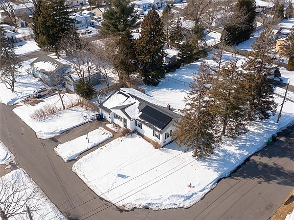 3rd image of 31 Archdale Dr