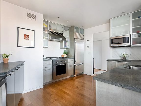 4th image of 200 Chambers St APT 29F