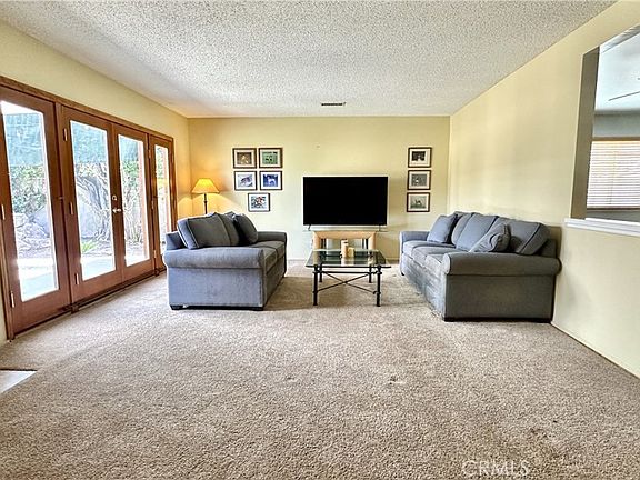 5th image of 10848 Sylvia Ave