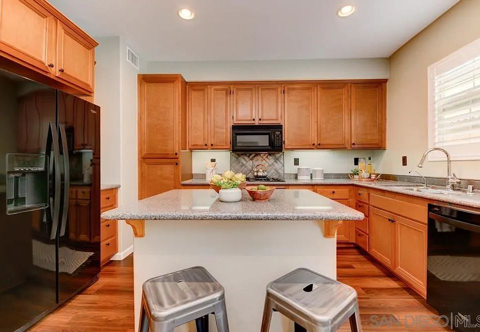 1st image of 2591 Escala Cir