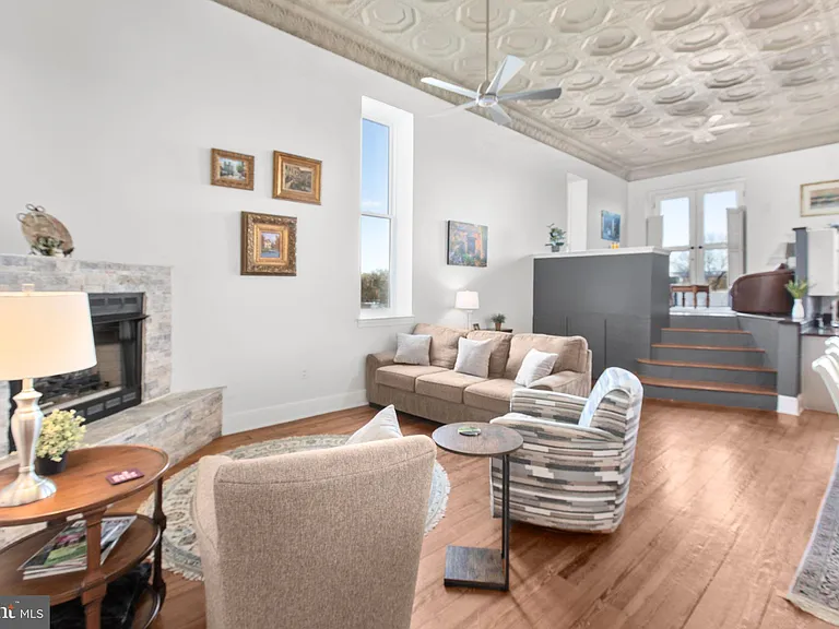 809 Caroline St #301 — Photo 10