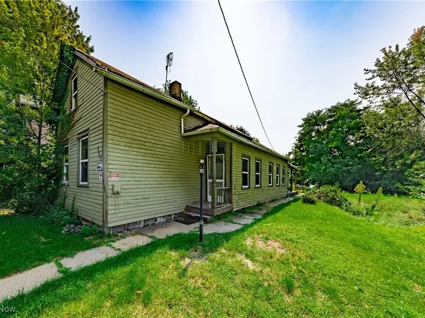 829 Starkweather Ave, Cleveland, OH 44113