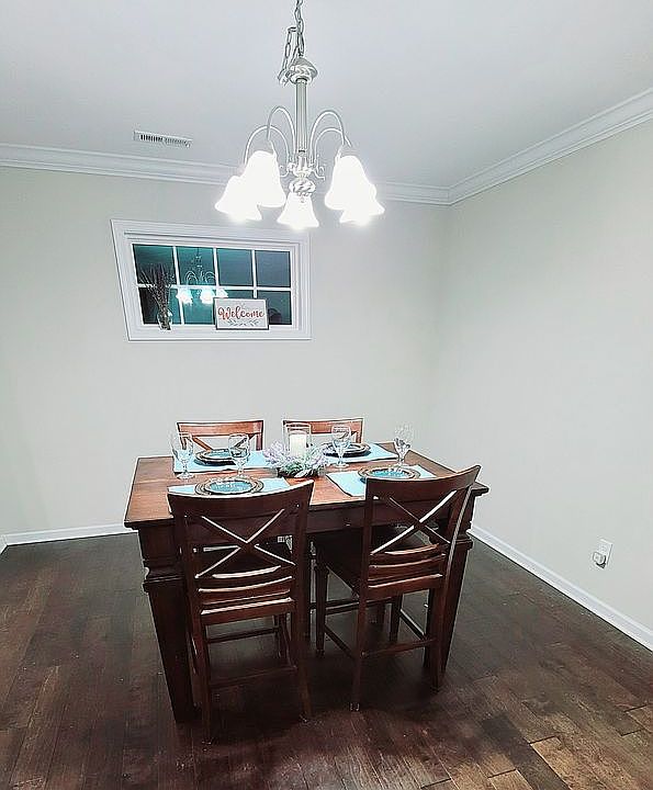 2nd image of 10 Vintage Oak Ct