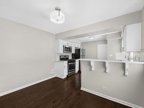 4th image of 10101 S Albany Ave