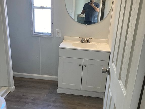 2nd image of 124 Howard Ave