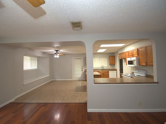 4th image of 6150 BORDER TRAIL DR