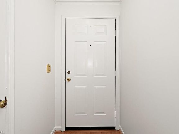 4th image of 25 Park Village Ln