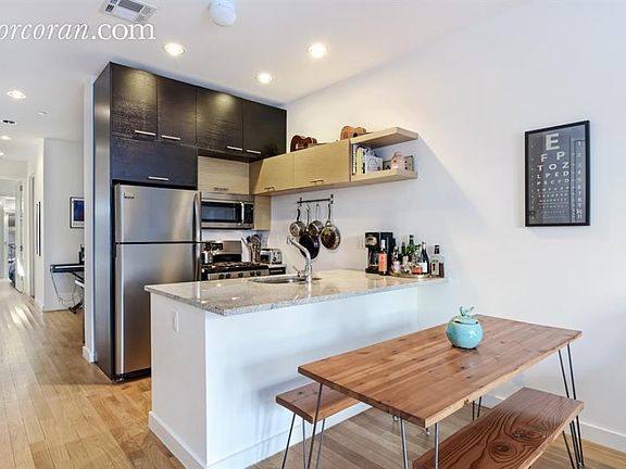 2nd image of 146 Clifton Pl APT 2A