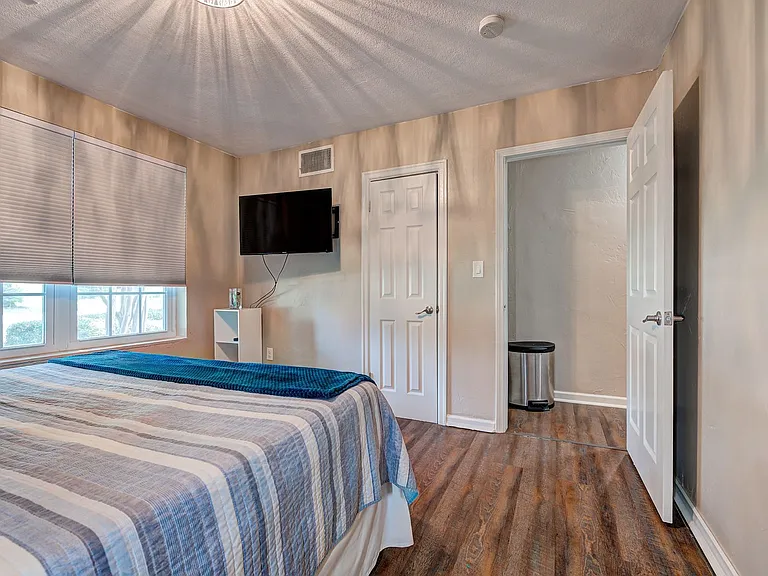 2801 Croydon Ct — Photo 13