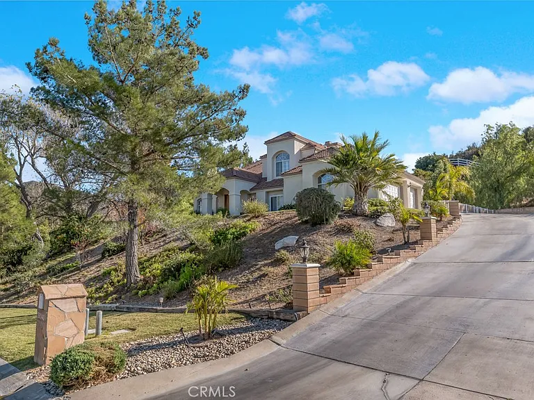 26940 Whitehorse Pl — Photo 1