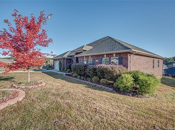 2nd image of 2424 Winnsford Ln