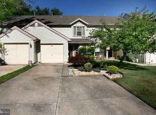 6 Fox Meadow Cir, Sicklerville, NJ 08081