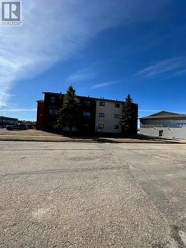2nd image of 4939 Chalmers Ave