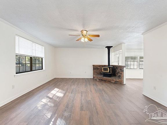 5th image of 4831 Lynn Dr