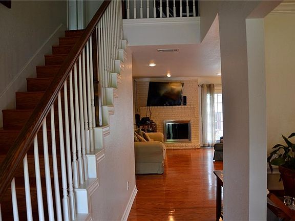 4th image of 9625 Queenswood Ln