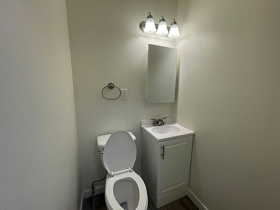 4th image of 2456-58 S New Ave #B