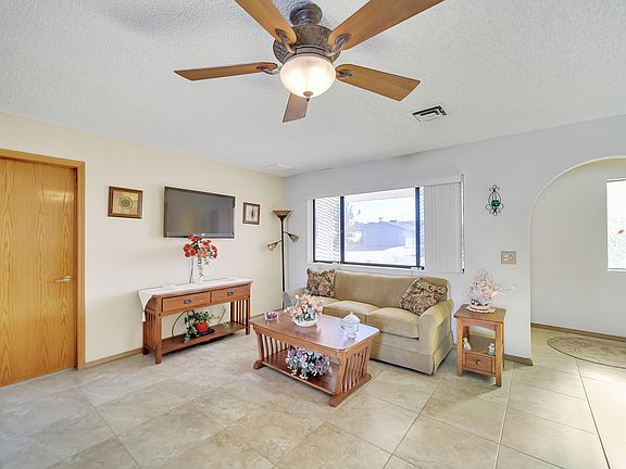 5th image of 2659 Bamboo Dr