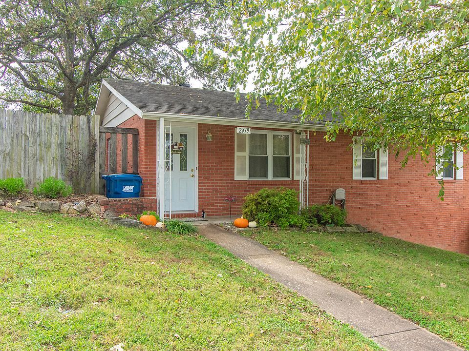 1st image of 2419 Meadowlark Ln