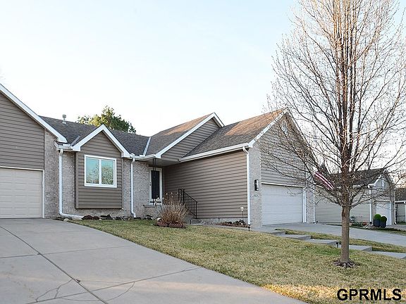 3rd image of 6925 Summerset Cir