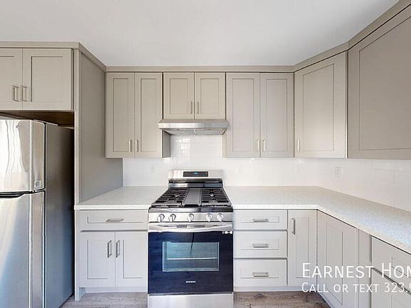 5th image of 806 N Hobart Blvd APT 1