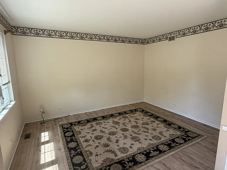 575 Capital Ln — Photo 6