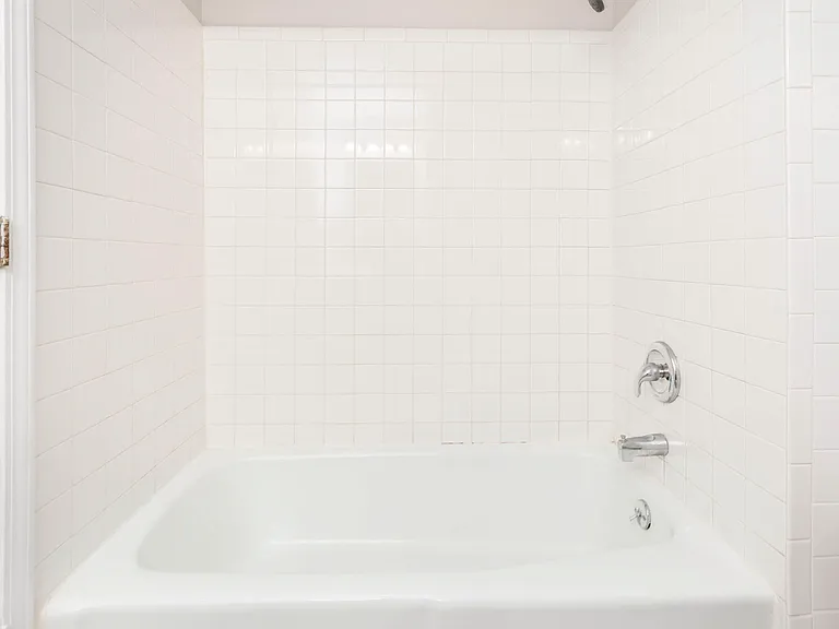 7402 Six Mile Ln #9 — Photo 9