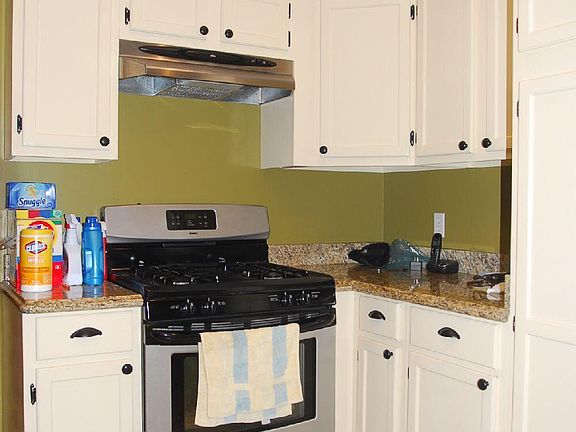 2nd image of 2420 Pine Ave