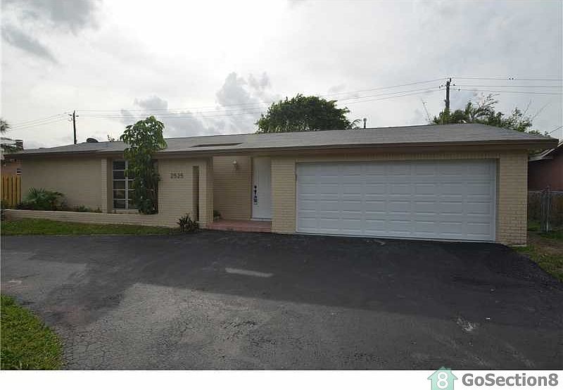 1st image of 2525 NW 105th Ln