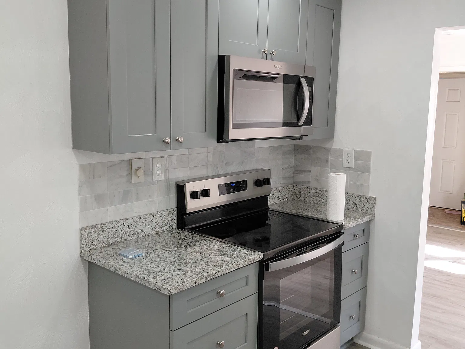 2 bed, 801 sqft, $1,300 — Photo 1
