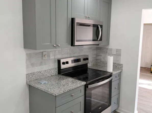 9563 9th Bay St APT A, Norfolk, VA 23518