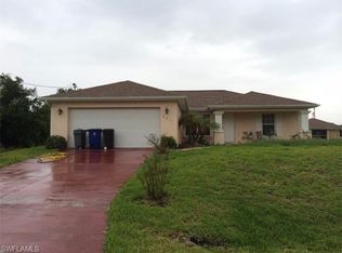 2911 43rd St SW, Lehigh Acres, FL 33976