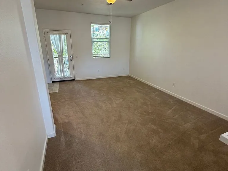 172 Beach Side Ct — Photo 6