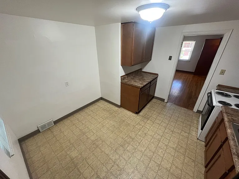 1114-1116 Ohio St — Photo 6