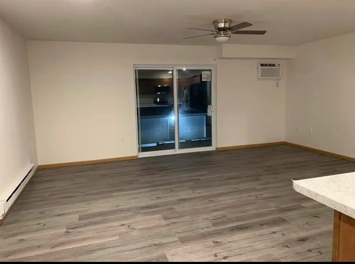 Building Photo - 1440 Sunset Ct