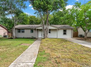 218 Park Ln, Universal City, TX 78148