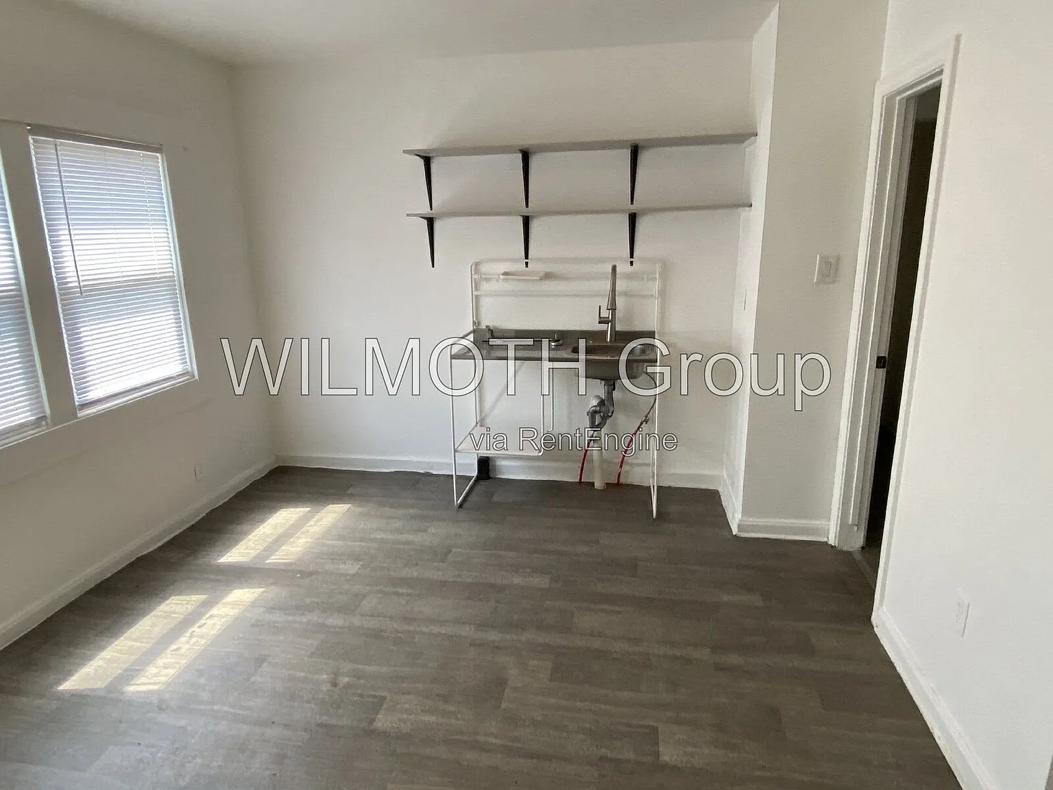 Studio, 1.0 bath, 450 sqft, $525 — Photo 4