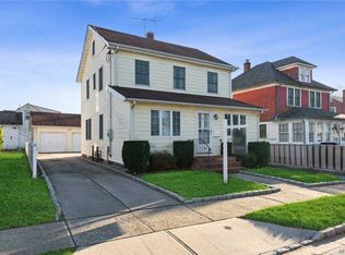29 Thorman Ave, Hicksville, NY 11801