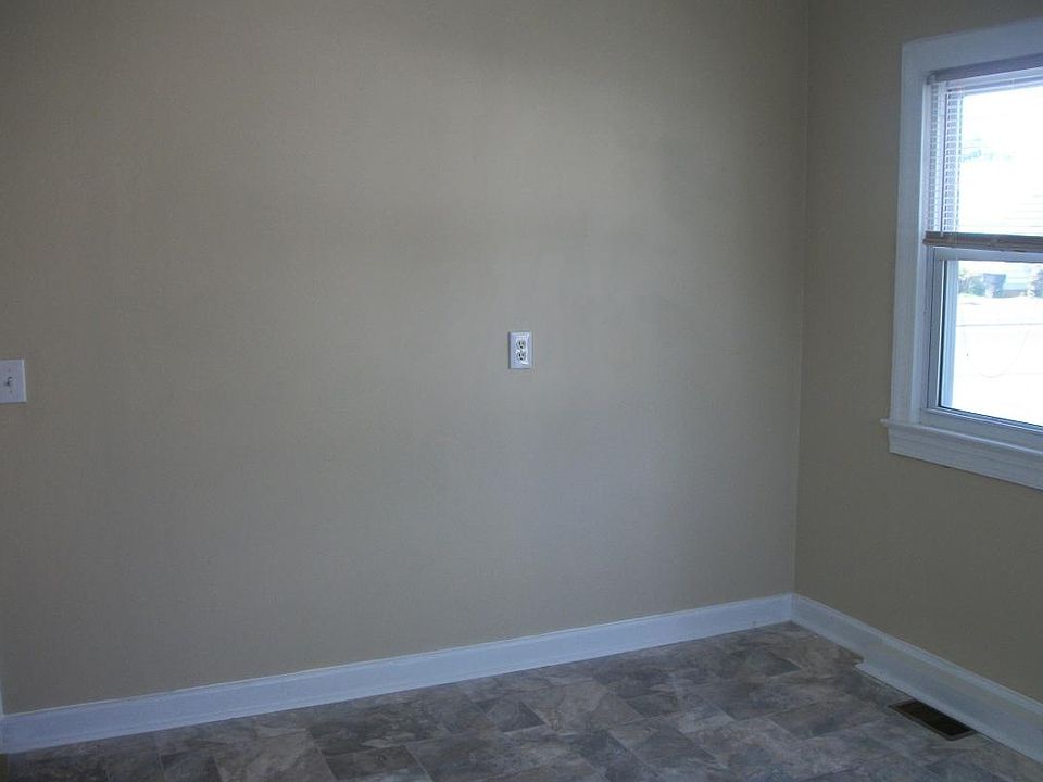 2nd image of 301 Washington St