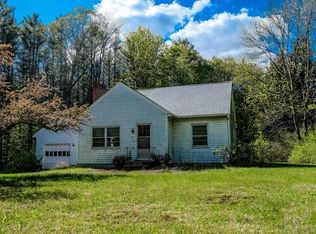 192 Amherst Rd, Pelham, MA 01002