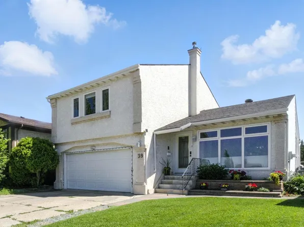 39 Grand Meadow Cres NW, Edmonton, AB T6L 1A3