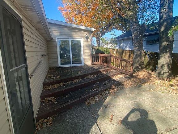 2nd image of 322 E 20th St