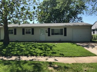 1206 Mount Vernon Dr, Bloomington, IL 61704