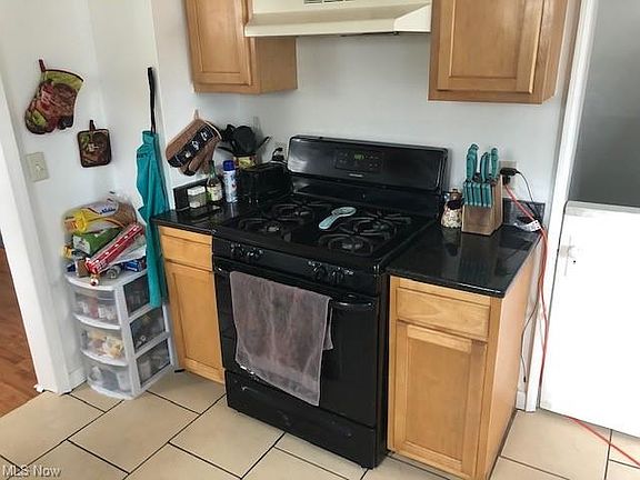 5th image of 4214 Longwood Ave