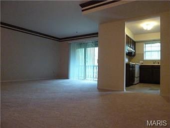 5th image of 647 Rosetta Dr APT G