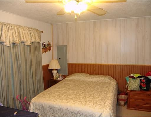 4th image of 108 SE 6th St