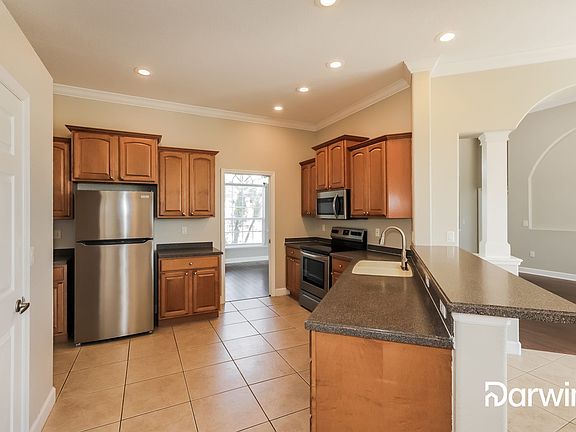 3rd image of 6764 Hillis Dr