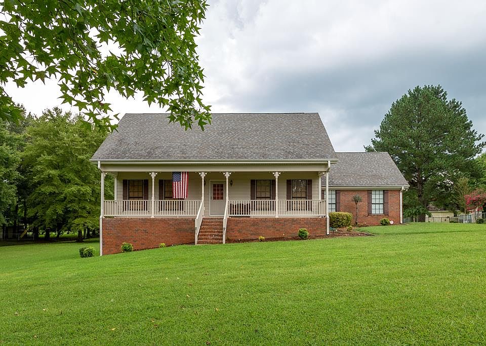 1st image of 318 Brandenburg Dr