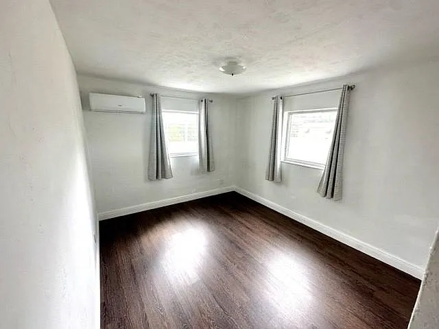 4329 SW 49th Ct — Photo 7