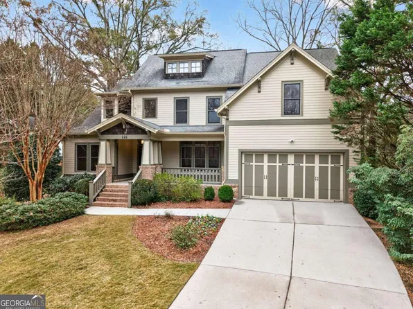 226 Willow Ln, Decatur, GA 30030
