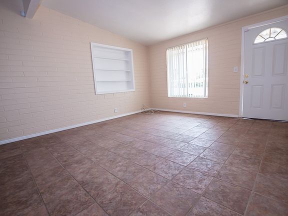 3rd image of 332 Whitton St